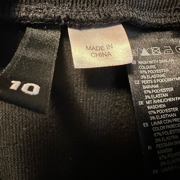 Black Bodycon Miniskirt - Picture 2 of 2